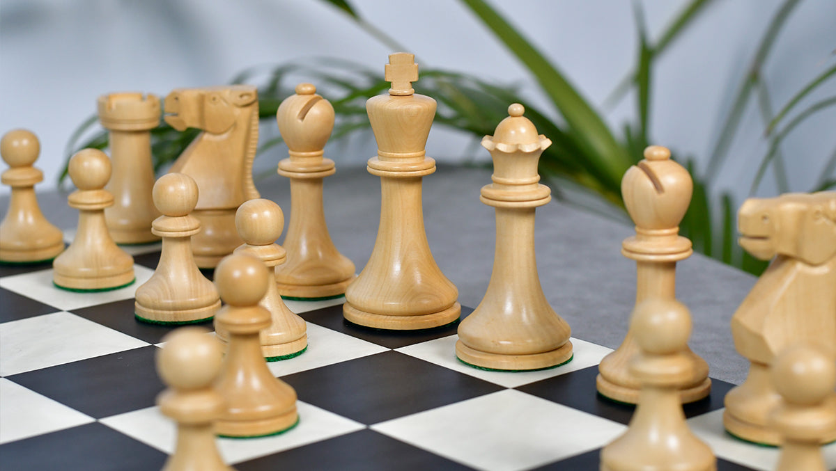 The Old Vintage English Staunton Series Chess Pieces in Ebonized wood & Boxwood - 3.8" King
