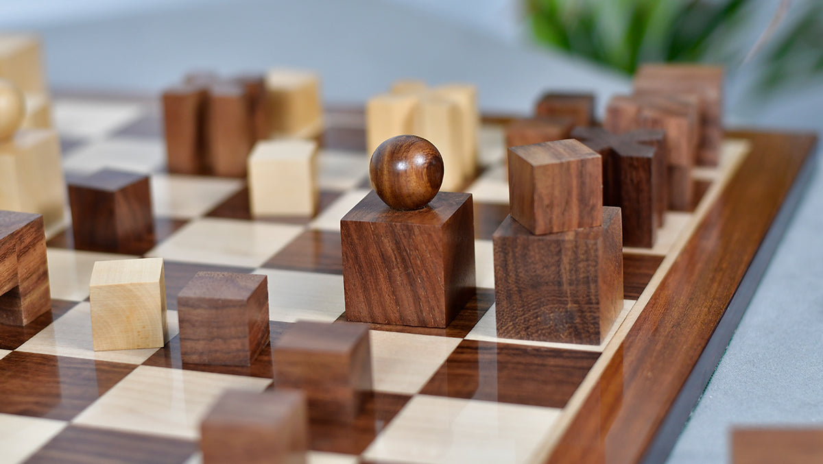 1924 Josef Hartwig Bauhaus Chess Pieces in Sheesham and Boxwood - 1.9" King