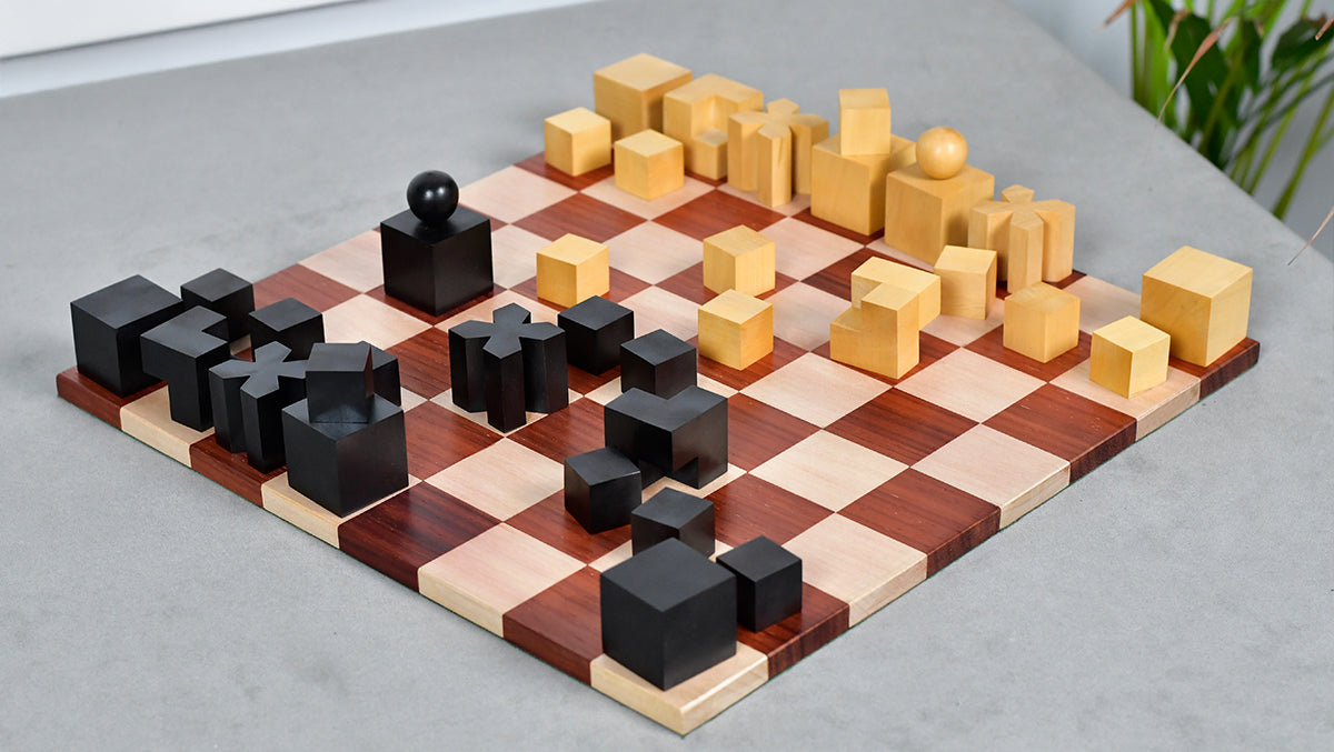 1924 Josef Hartwig Bauhaus Chess Pieces in Ebonized Boxwood & Natural Boxwood - 1.9" King