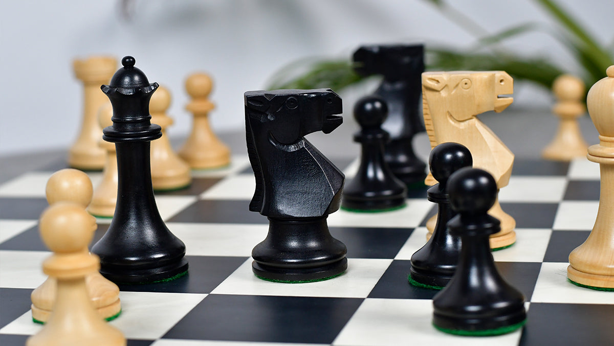 The Old Vintage English Staunton Series Chess Pieces in Ebonized wood & Boxwood - 3.8" King