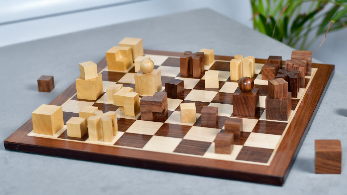 1924 Josef Hartwig Bauhaus Chess Pieces in Sheesham and Boxwood - 1.9" King