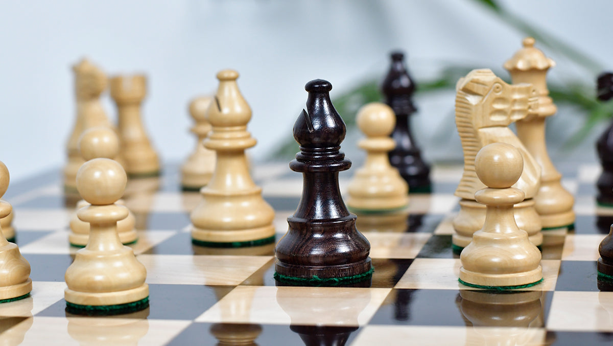 Smokey Staunton Series Chess Pieces in Rosewood & Boxwood - 3.8" King