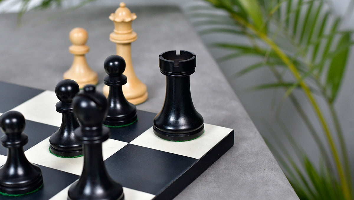 The Old Vintage English Staunton Series Chess Pieces in Ebonized wood & Boxwood - 3.8" King