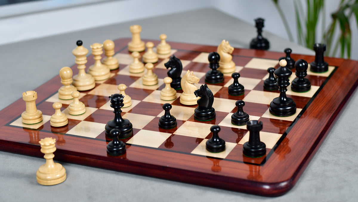 Vintage 1930 Knubbel Analysis Chess Pieces in Ebonized and Natural Boxwood - 3" King