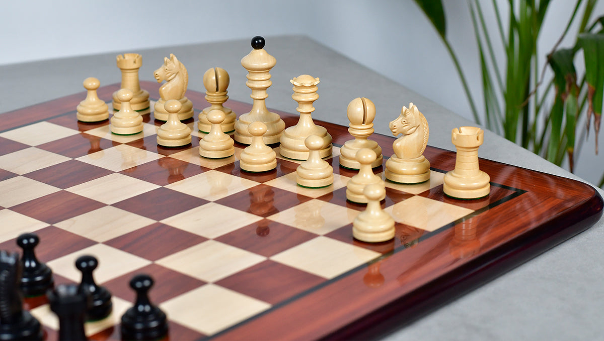 Vintage 1930 Knubbel Analysis Chess Pieces in Ebonized and Natural Boxwood - 3" King