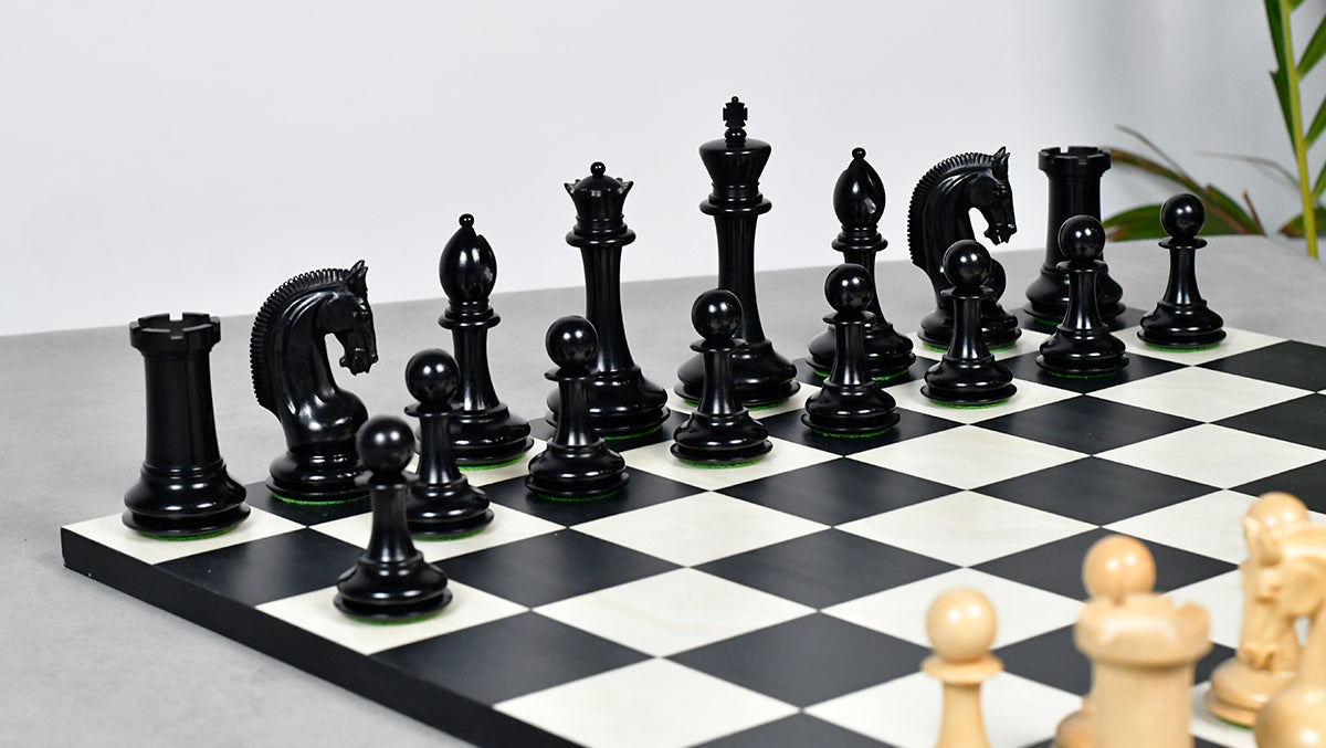 The Red Rum Luxury Staunton Series Chess Pieces in Ebony / Boxwood - 4.4" King