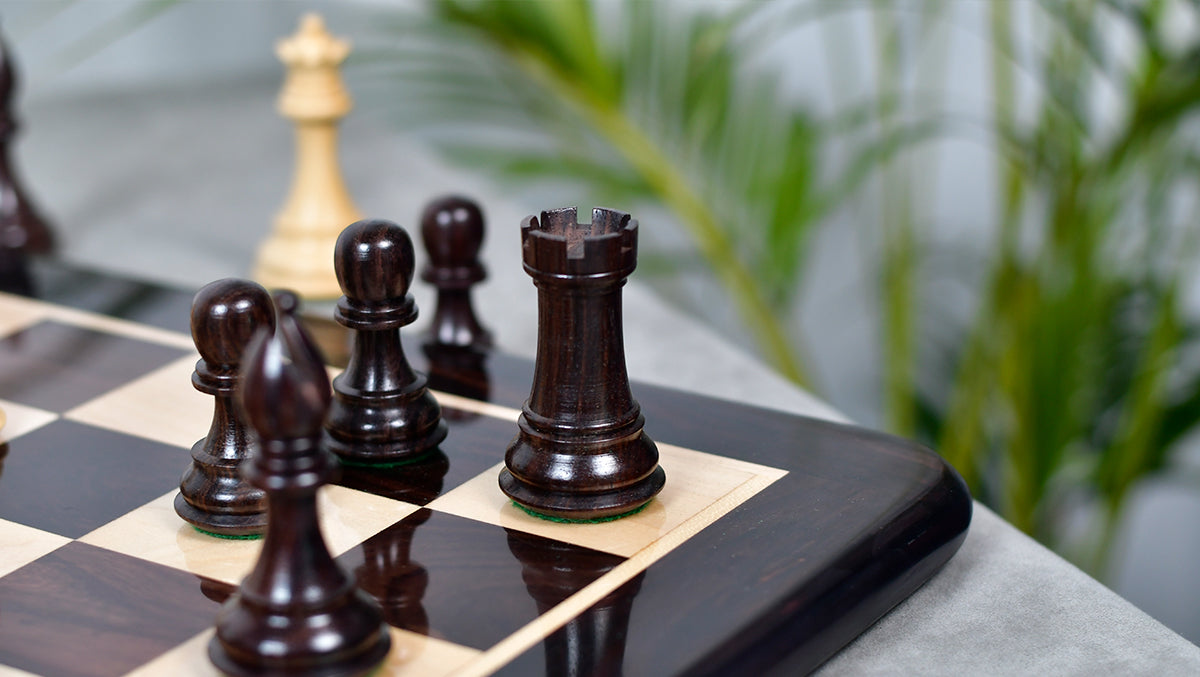 Derby Knight Staunton Weighted Chess Pieces in Rosewood & Boxwood - 4.1" King