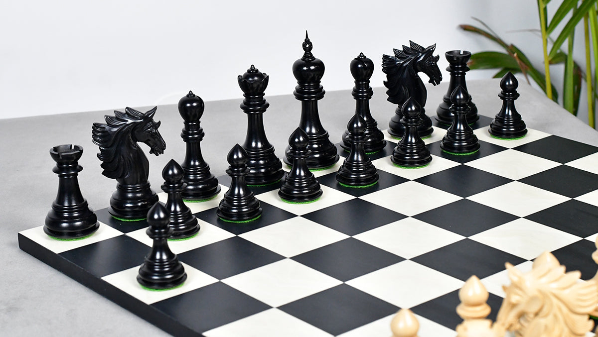 The Sher-E-Punjab Series Chess Pieces in Ebony Wood / Boxwood - 4.6" King