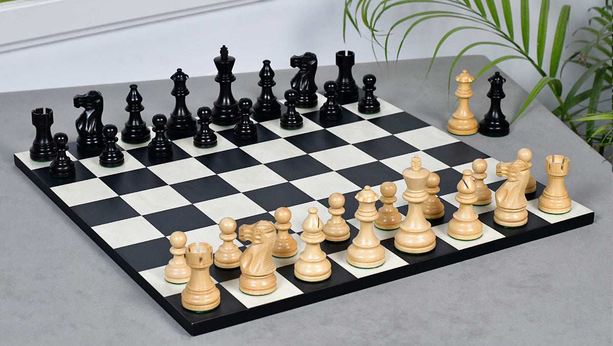 Smokey Staunton Series Chess Pieces in Ebonized boxwood & Natural Boxwood- 3.8" King