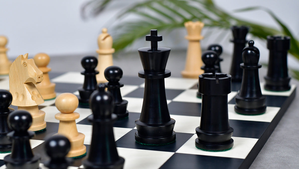The Championship Series Staunton Chess Pieces in Ebonized Boxwood & Natural Boxwood - 3.75" King