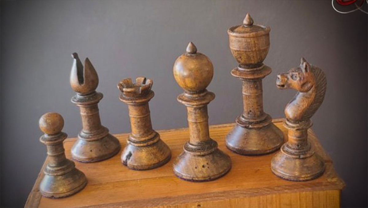 Exclusive Repro Old Antique Edinburgh Upright Chess Pieces in Distressed Boxwood and Ebonized Wood - 4.4" King with Extra Queens