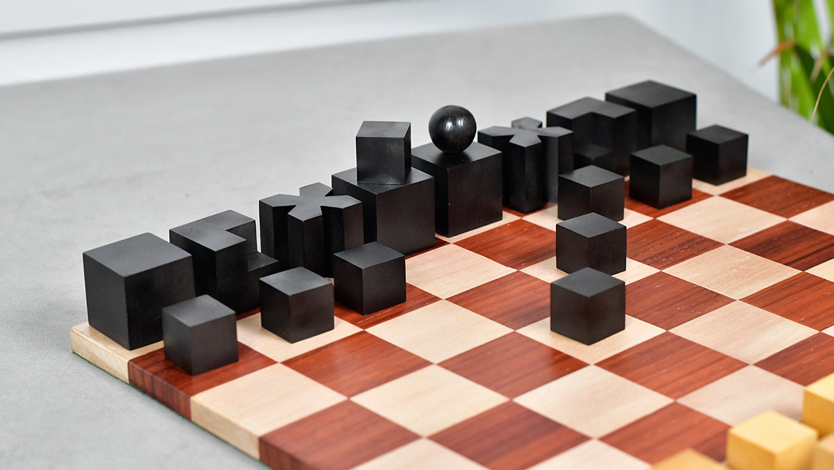 1924 Josef Hartwig Bauhaus Chess Pieces in Ebonized Boxwood & Natural Boxwood - 1.9" King