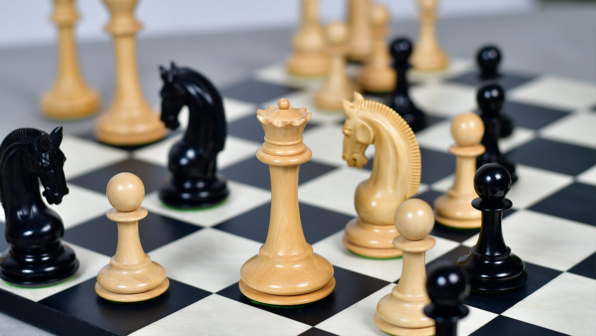 The Red Rum Luxury Staunton Series Chess Pieces in Ebony / Boxwood - 4.4" King