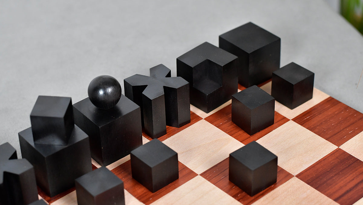 1924 Josef Hartwig Bauhaus Chess Pieces in Ebonized Boxwood & Natural Boxwood - 1.9" King