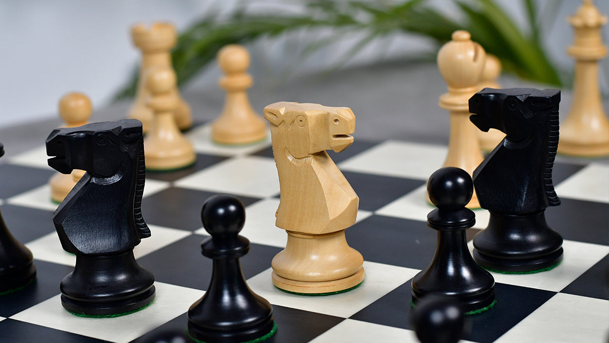 The Old Vintage English Staunton Series Chess Pieces in Ebonized wood & Boxwood - 3.8" King