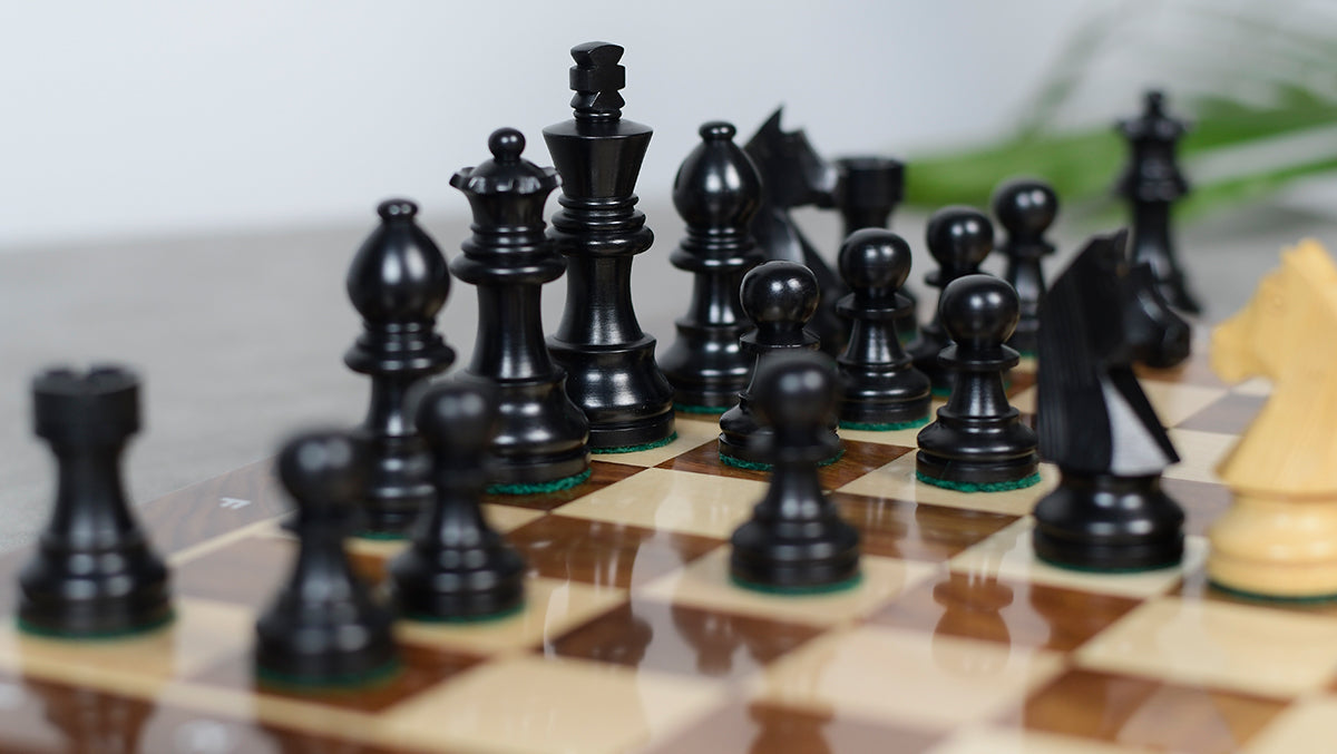 German Knight Tournament Series Staunton Chess Pieces in Ebonized Boxwood & Box Wood - 3" King