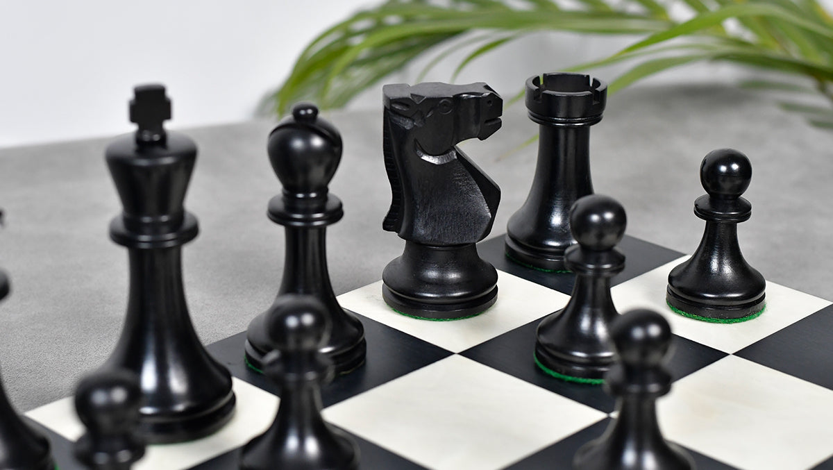 The Old Vintage English Staunton Series Chess Pieces in Ebonized wood & Boxwood - 3.8" King