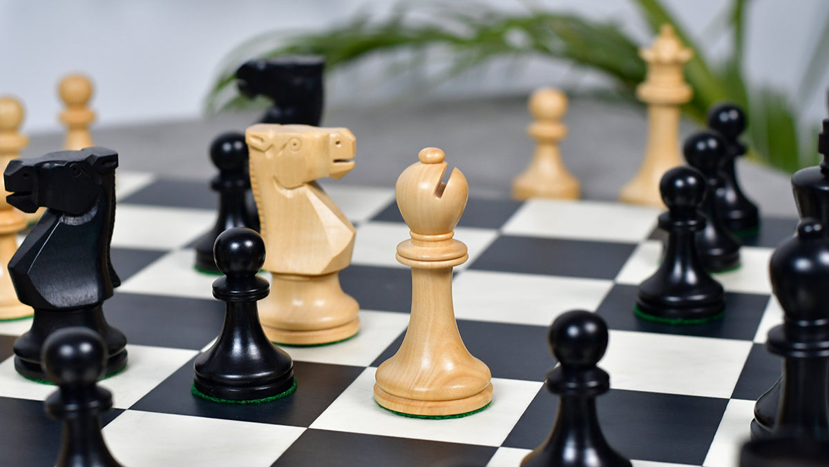 The Old Vintage English Staunton Series Chess Pieces in Ebonized wood & Boxwood - 3.8" King