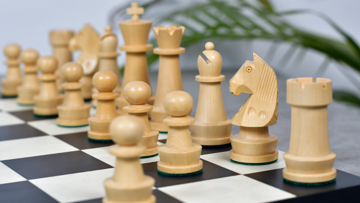 The Championship Series Staunton Chess Pieces in Ebonized Boxwood & Natural Boxwood - 3.75" King
