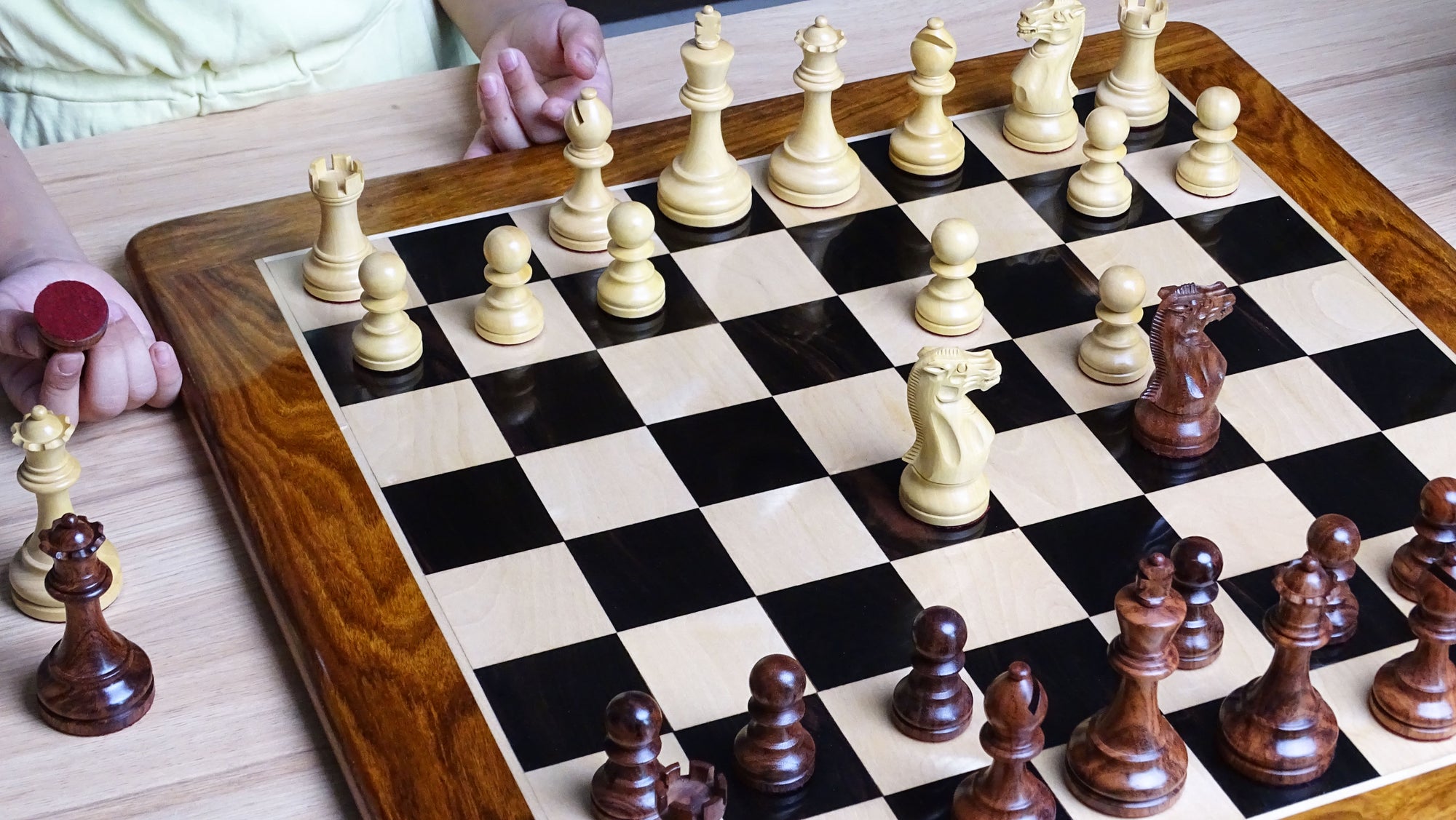 chess pieces gold
