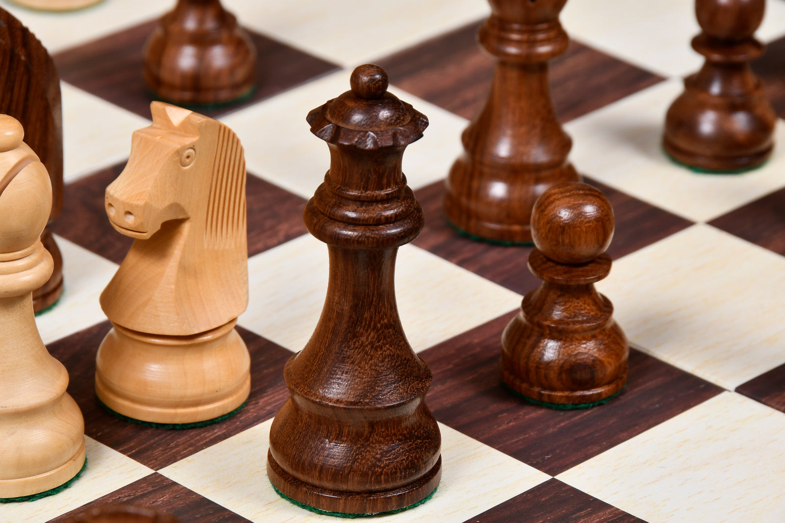 German Knight Tournament Series Staunton Chess Pieces in Sheesham & Boxwood - 3.75" King