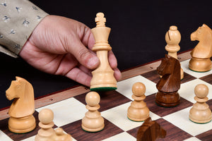 German Knight Tournament Series Staunton Chess Pieces in Sheesham & Boxwood - 3.75" King