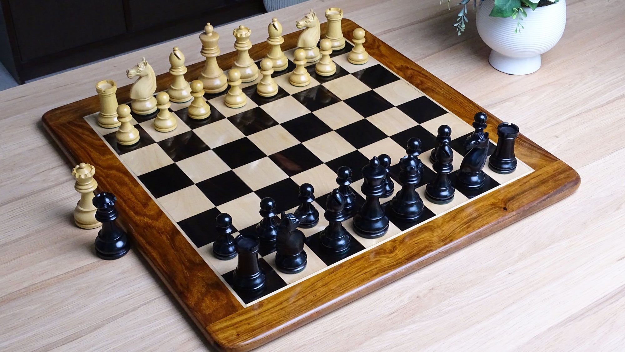 wood chess pieces